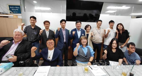 [크기변환]260917_고찬석_건설교통위원장__‘교통약자_저상버스_이용환경_개선’_간담회_-1.jpg