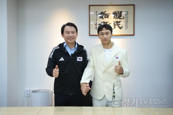 [크기변환](0923)[체육과]남양주시, 아시안게임 출전 안재홍·윤규성 선수 선전 기원(사진1).jpg