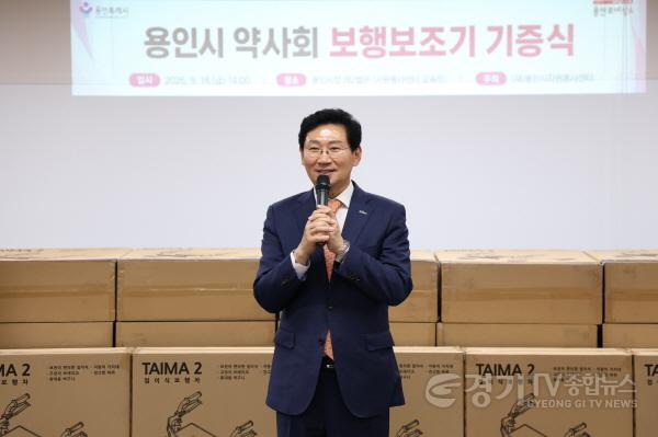 [크기변환]9-3. 18일 용인시자원봉사센터 교육장에서 이상일 시장이 발언하고 있다.jpg