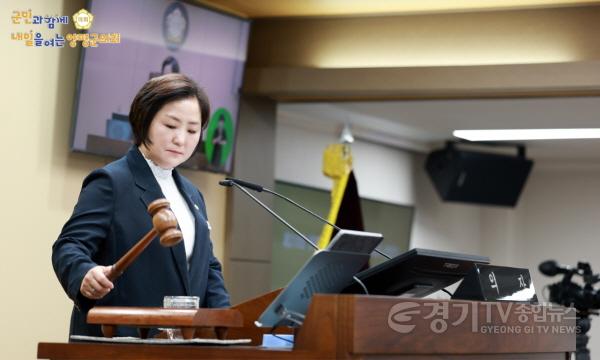 [크기변환]1. 지민히 의장.jpg