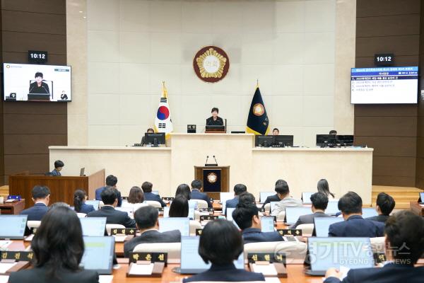 [크기변환]20260918 용인특례시의회, 제306회 제1차 정례회 폐회(1).jpg