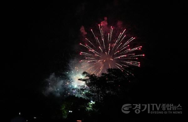 [크기변환]15-2 평택시 2026 평택호 물빛축제 성황리 개최.jpg