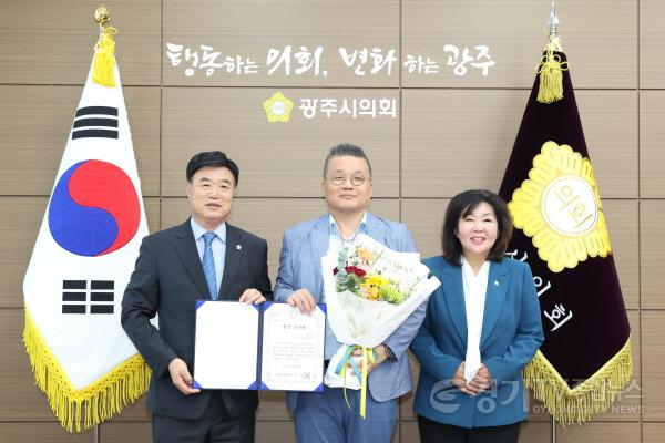 [크기변환]9월 칭찬공무원 (1).jpg