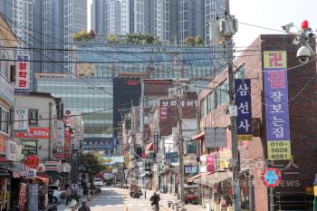 [크기변환]1. 용인특례시가 용인중앙시장 내 전선 283m 구간에 대해 지중화 사업을 진행한다.JPG