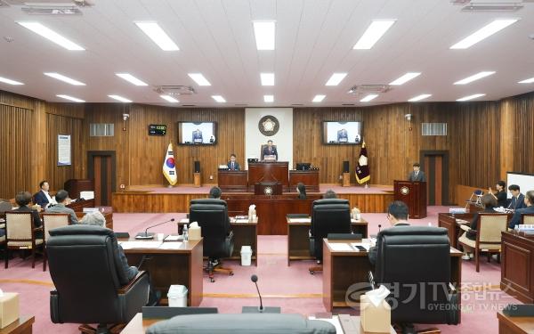 [크기변환]260929 제83회 제1차 정례회 3차 본회의 폐회 (2).jpg
