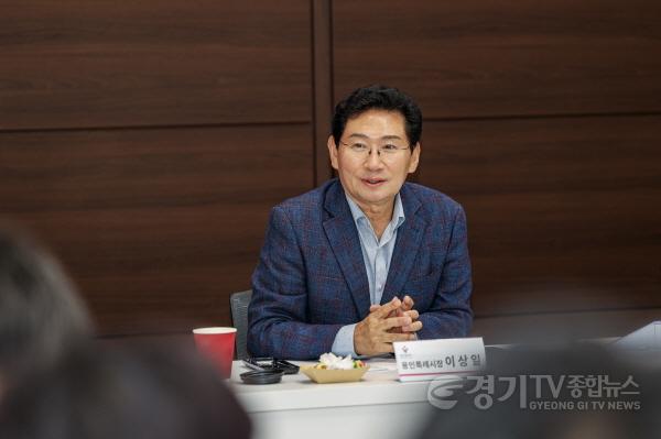 [크기변환]5-3. 30일 시청 접견실에서 이상일 시장이 발언하고 있다.jpg
