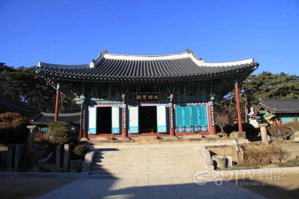 [크기변환]7-10. 용주사 대웅보전의 모습. 2017년 보물로 지정됐다.(국가유산청제공).JPG
