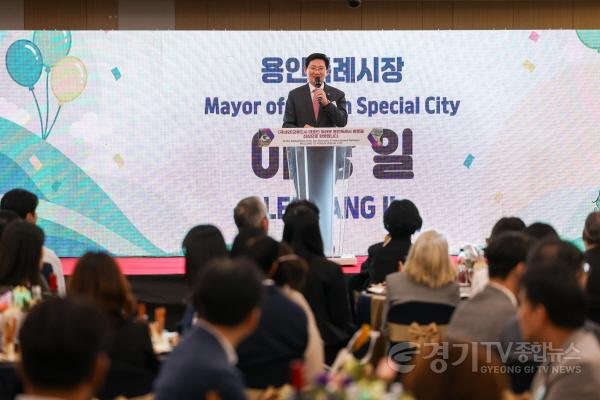 [크기변환]1-4. 이상일 용인특례시장이 3일 2026 대한민국 조아용 페스티벌기념 교류도시 환영만찬에서 인사말을 하고 있다.jpg