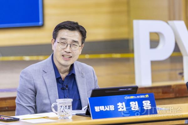 [크기변환]10월_2일_제7회_간부회의_진행_모습___2.JPG
