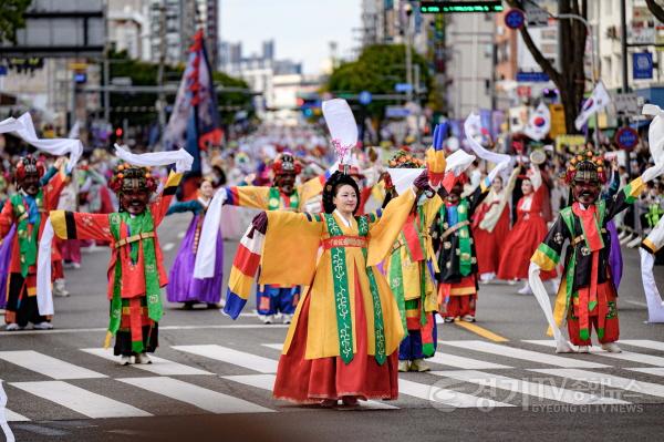 [크기변환]사진7) 정조대왕 능행차, ‘K-컬처로드’ 도약 향한 첫발 내디뎠다.jpg