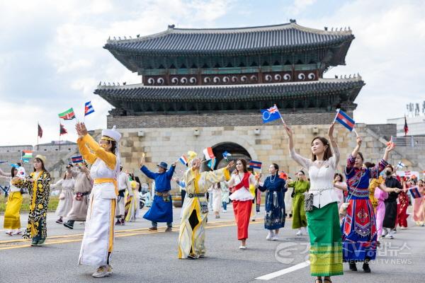 [크기변환]사진8)정조대왕 능행차  ‘K-컬처로드’ 도약 향한 첫발 내디뎠다.jpg