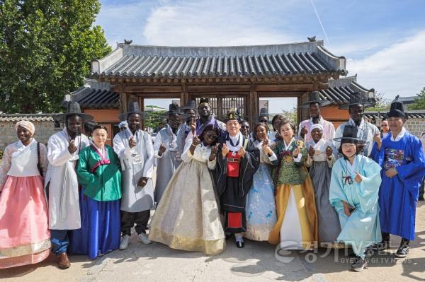 [크기변환]1-5. “수원에 살아 든든합니다”… 수원특례시, 시민 삶의 변화로 수원대전환 완성한다(수원화성문화제).jpg