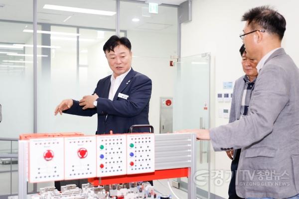 [크기변환]1 취임 100일 맞은 성수석 이천시장 특집 인터뷰 5.jpg