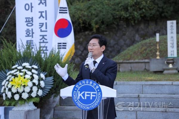 [크기변환]4-4. 6일 이상일 시장이 추도사를 하고 있다.JPG