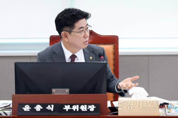 [크기변환]261008 윤충식 경기도의원. 재선 임기 100일4.jpeg