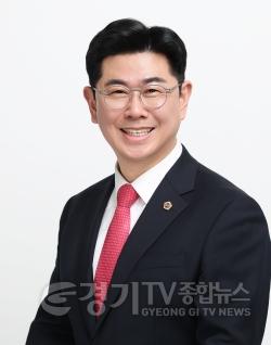 [크기변환]261008 윤충식 경기도의원, 재선 임기 100일1.jpg