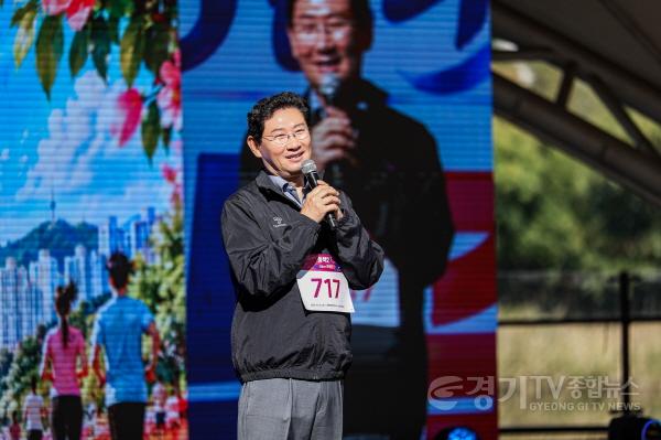 [크기변환]1-1. 10일 동백호수공원에서 이상일 시장이 인사말을 하고 있다.jpg