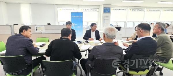 [크기변환]261015_백승기·이주현_의원__안성_문화의_미래를_함께_그리다.jpg