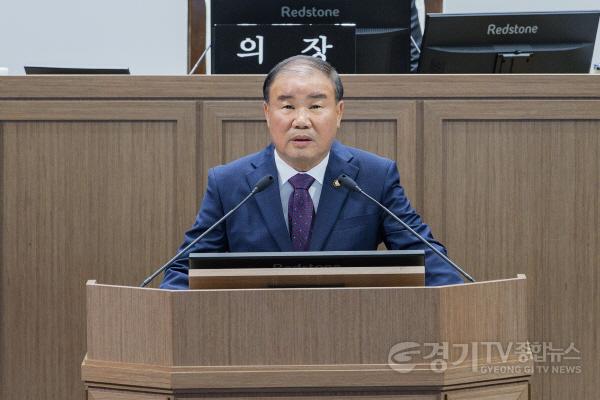[크기변환]4.김정주의원 5분자유발언 진행 모습.jpg
