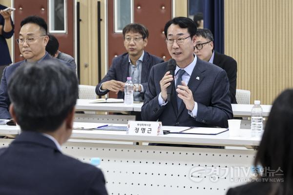 [크기변환]8-2. 19일 화성-용인 연계교통망 구축 사업설명회에서 정명근 화성특례시장이 발언하고 있다.jpg