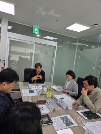[크기변환]261022_이홍근_도시환경위원장__생활악취_민원_해소_위한_관계기관_정담회_개최.jpg
