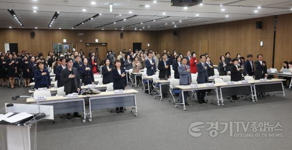 [크기변환]261021_최미금_의원_좌장_맡은_‘경기도와_지역사회가_함께_만드는_통학로_보행안전_개선방안’_경기교육_정책토론회_성료_(2).JPG