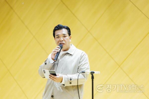 [크기변환]2.이계철의장 축사모습2.jpg