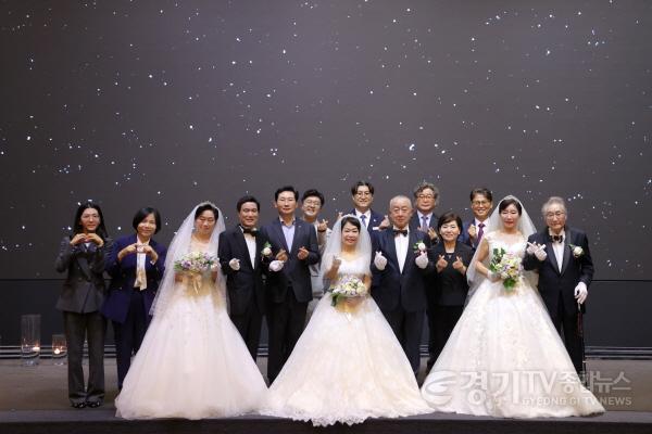 [크기변환]5-4. 26일 기흥아이씨티(ICT)밸리에서 리마인드 웨딩 ‘황혼의 프러포즈’ 행사가 열렸다.JPG