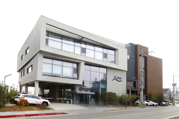 [경기티비종합뉴스] 경기도, “가족과 보내는 시간 늘고, 업무 집중도는 올라갔어요”근무시간 줄어도 생산성 올라 … 경기도 주 4.5일제, ‘두 마리 토끼’를 잡다