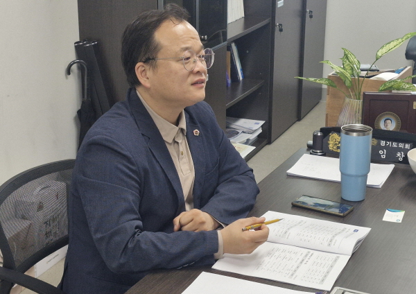 [경기티비종합뉴스] 경기도의회 도시환경위원회 임창휘 의원, “도자공원 내 시설의 문턱은 낮추고, 지역 상권의 활력은 채워야 해”