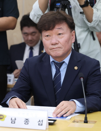 [경기티비종합뉴스] "이슈" 남종섭 경기도의회 의장, 민주당에 전폭적 국비 지원·지방의회법 제정 협조 요청