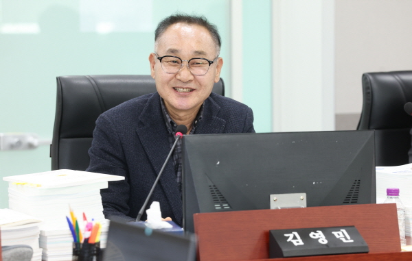 [경기티비종합뉴스] 경기도의회 건설교통위원회 김영민 의원, “지방채 4천억, 어디에 어떻게 쓰나...자금 흐름 공개하라”