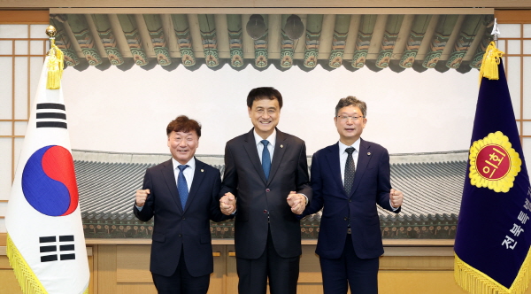 [경기티비종합뉴스] 경기도의회 남종섭 의장, 지방의회법 제정 위해 전국 연대 확대…호남권까지 협력 보폭 넓혀