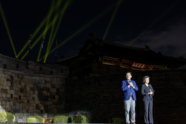 [경기티비종합뉴스] 이재준 수원특례시장, 2026 수원화성 미디어아트 개막 “빛의 축제 만끽하길 바란다”