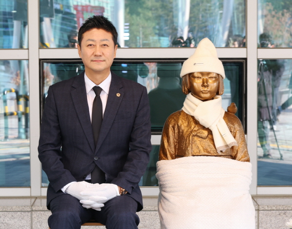 [경기티비종합뉴스] 경기도의회 김진경 의장, 평화의 소녀상 건립 7주년 추모식...올바른 역사 인식 확립되도록 최선 다할 것