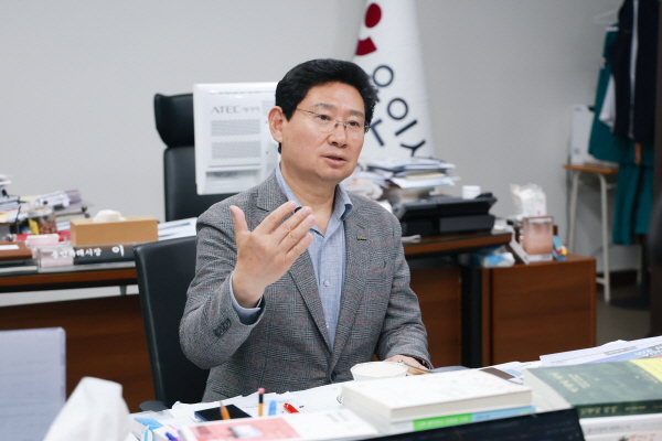 [용인티비종합뉴스] 이상일 용인특례시장, 이억원 금융위원장에 반도체 산단 건설근로자 숙소 적기 공급 위한 프로젝트파이낸싱(PF) 규제 완화 건의