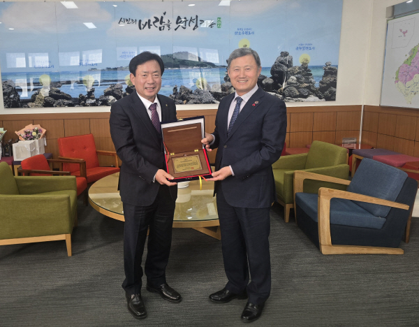 [경기티비종합뉴스] 수원농협 염규종 조합장, ‘제주도 명예도민’ 선정