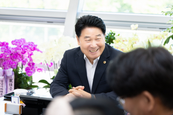 [경기티비종합뉴스] 성남시의회 강상태 의장, 2026년 의원연구단체 운영 심의위원회 위원 위촉 “정책 의회”구현 박차
