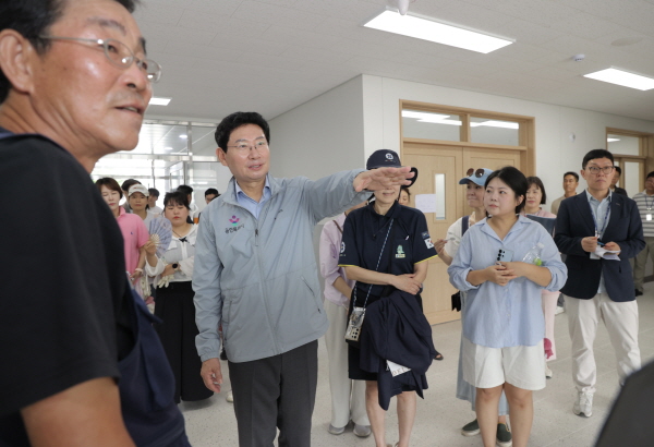 [경기티비종합뉴스] 이상일 용인특례시장, 기흥중학교 방문해 통학로 안전과 개교 준비 상황 점검