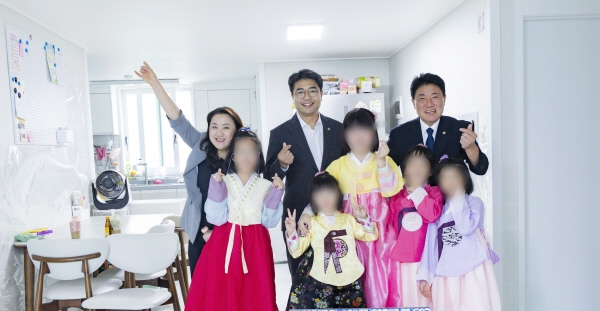[경기티비종합뉴스] 화성특례시의회 이계철 의장 과 경제환경위원회 김상수 위원장 등 ‘추석 명절 맞이 관내 복지시설  의원 기관방문’