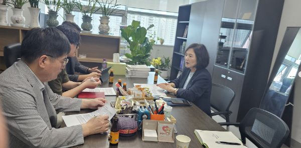 [경기티비종합뉴스] 경기도의회 교육기획위원회 김영희 부위원장, 사립유치원 지하 급식실 문제 해법 모색…“보육 현장의 현실과 유아 안전 함께 살펴야”