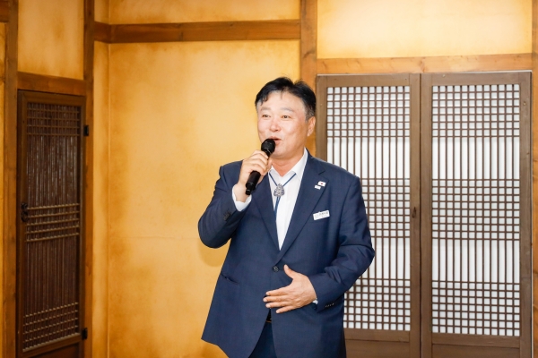 [경기티비종합뉴스] 이천시 성수석 시장 경기도 무형유산 거북놀이보존회, 관내 어르신 초청 경로잔치 참석