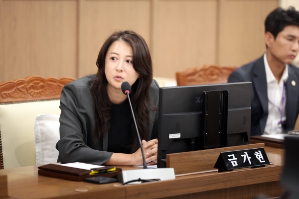 [경기티비종합뉴스] 금가현 수원시의원, 광교 중심광장 대상지 유지관리 예산 확보에 이어 환경정비 활동 나서