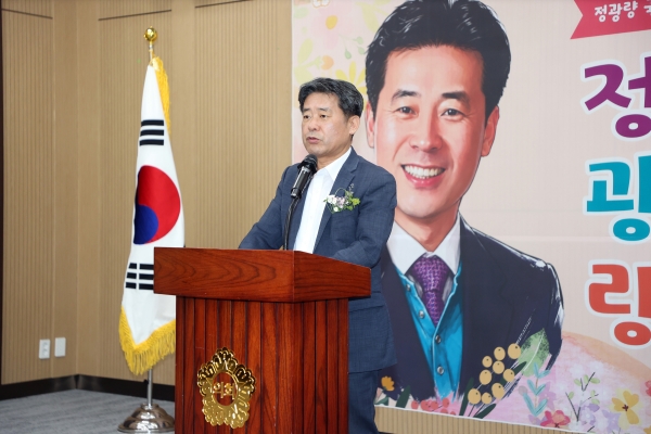 [경기티비종합뉴스] 수원특례시의회 정광량 사무국장, 35년 공직생활 마침표... 공로연수 기념식 가져