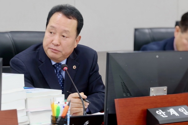 [경기티비종합뉴스] 경기도의회 예산결산특별위원회 안계일 의원 ‘반복되는 의료원 손실보전, 방향 잃은 복지 예산’ 안계일 의원, 구조 개선 요구