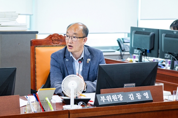 [경기티비종합뉴스]경기도의회 건설교통위원회 김동영 부위원장 , “고유가로 신음하는 택시·전세버스 업계... 지원 대책 시급히 마련해야!”