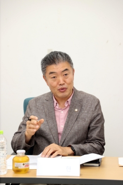 [경기티비종합뉴스] 수원특례시의회 보건복지위원회 김현 의원,  “광교노인복지관 현장점검…노후시설 개선·운영 지원 방안 논의”