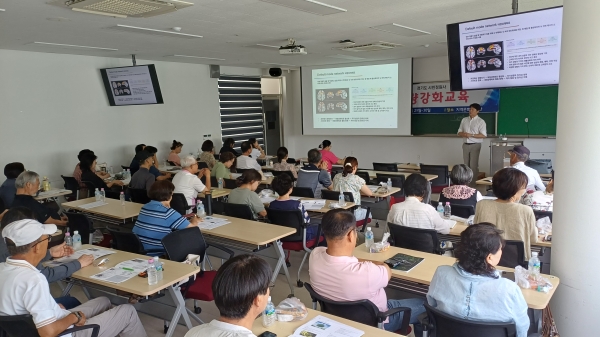 [경기티비종합뉴스] 한경국립대학교 김찬기 총장, 시민정원사 '조경치유' 역량강화 교육 실시…정원을 치유 공간으로 지역 녹색복지 확대