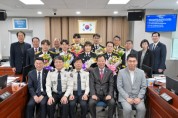 [경기티비종합뉴스] 경기도의회 안전행정위원회,임상오 위원징  분당 야탑동 화재 대응 소방관 표창 수여