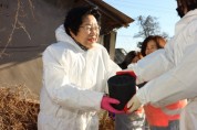 [경기티비종합뉴스] 김경희 이천시장, 한파 속‘연탄배달’봉사로 온기 전해